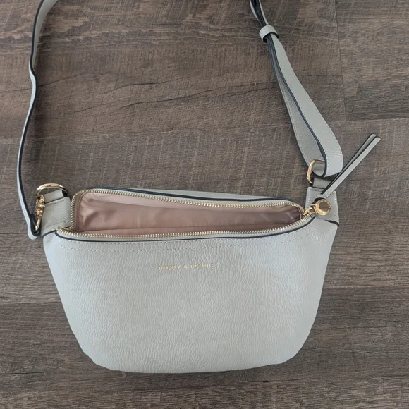 Sidekick-Poppy & Peonies Gray Crossbody Bag - Picture 4 of 8